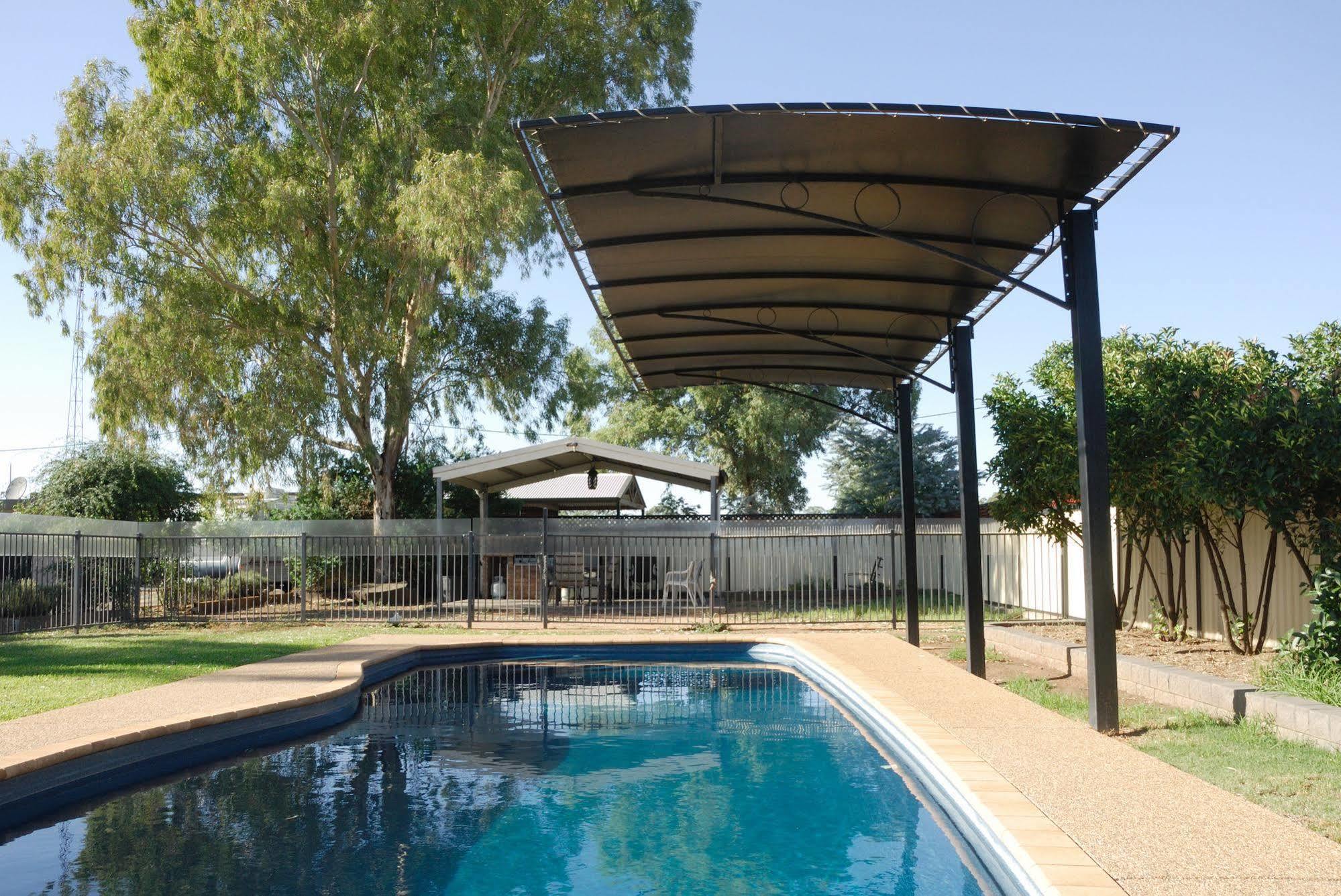 Mayfair Motel West Wyalong Exterior photo